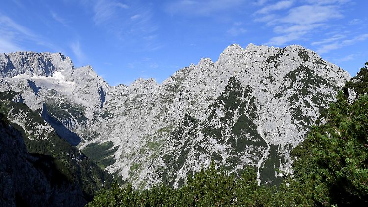 Das Wettersteingebirge ist bei Bergsteigern beliebt.