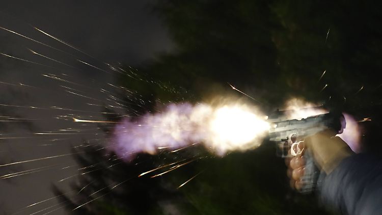 Schreckschusspistolen sind für Personen ab 18 Jahren in Deutschland noch frei verkäuflich.