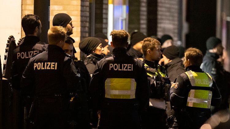 Der 32-jährige Verdächtige soll über zwei Garagen in einem Hinterhof verfügen.
