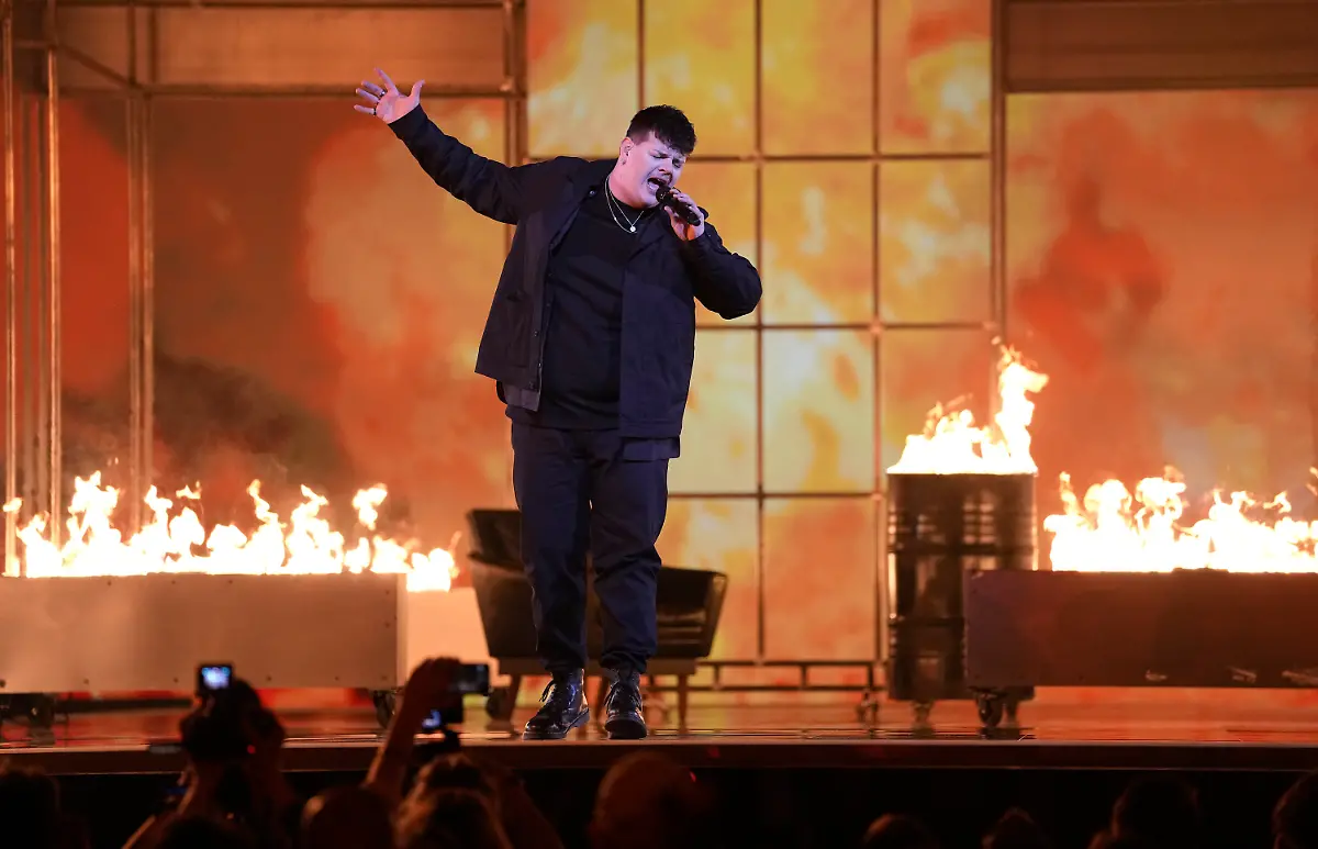 32fd807e4f22083fb26f321c243004ef