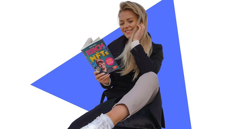 Für ntv.de hat Buch-Bloggerin Celine Nadolny ihre Finanzbücher des Jahres 2022 zusammengestellt.
