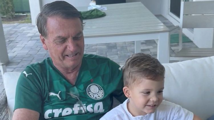 Brasiliens Ex-Präsident präsentiert sich in den sozialen Medien nach seiner Ankunft in Florida als Privatier.