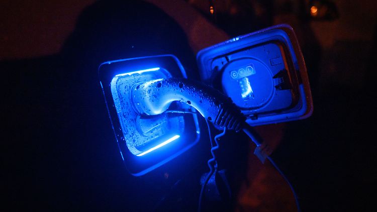 75 Prozent der in Deutschland Befragten würden ihr E-Auto am häufigsten zu Hause laden.