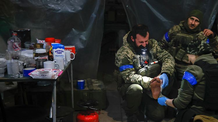 Für die ukrainischen Verteidiger von Soledar wird die Lange offenbar immer schwieriger. 