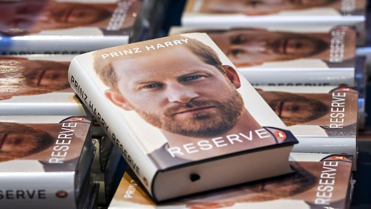 Prinz Harrys Autobiographie "Reserve" erschien am 10. Januar auch im deutschen Buchhandel.