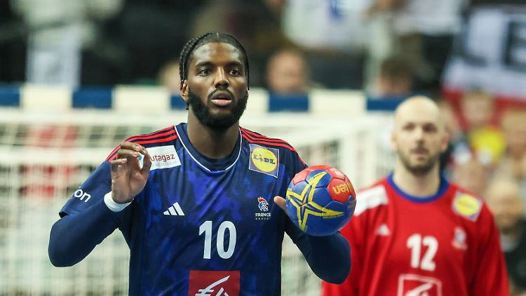 Frankreichs Superstar Dika Mem durfte zum WM-Auftakt mit seinen Franzosen jubeln.