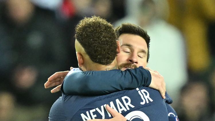 Lionel Messi und Neymar spielen nun wieder Seite an Seite Fußball.