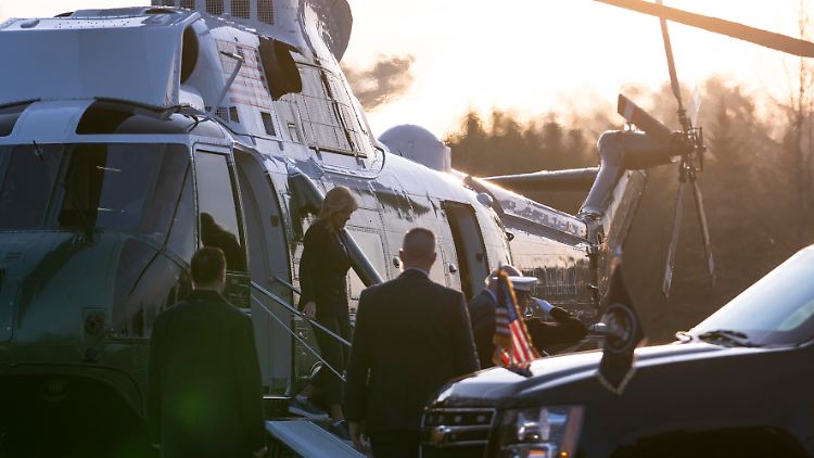 Jill Biden flog in Begleitung ihres Ehemannes zum Walter-Reed-Militärkrankenhaus nahe Washington.