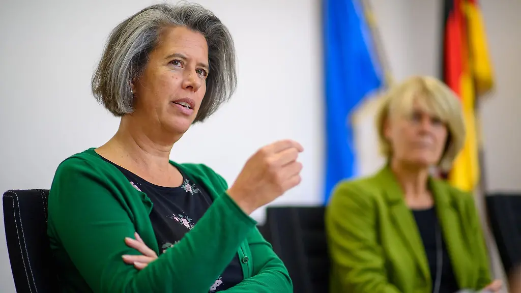 Tamara-Zieschang-l-CDU-Ministerin-fuer-Inneres-und-Sport-von-Sachsen-Anhalt-waehrend-eines-Gespraechs-mit-der-Deutschen-Presse-Agentur-DPA