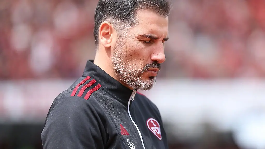 Nuernbergs-Trainer-Cristian-Fiel-reagiert