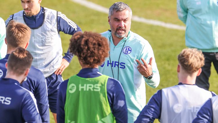 Trainer Thomas Reis ist nicht zufrieden mit der aktuellen Lage auf Schalke.