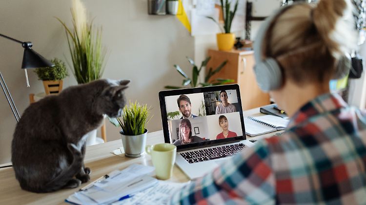 Im Homeoffice verbraucht man mehr Energie - vor allem im Winter. Mit ein paar Tricks lassen sich die Kosten aber senken.