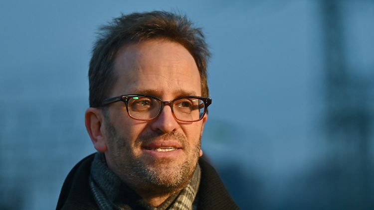 Dankt angesichts eines deutlich gesunkenen Gasverbrauchs Verbrauchern, Gewerbe und Industrie: Bundesnetzagentur-Chef Klaus Müller. 