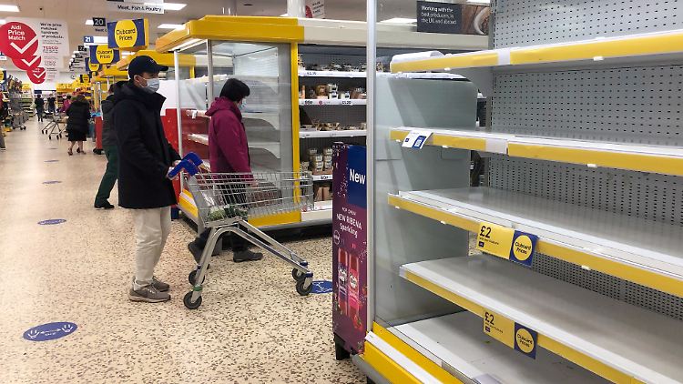 Zeitweise leere Supermarktregale aufgrund fehlender Lkw-Fahrer sind nur eine Konsequenz des Brexits gewesen.