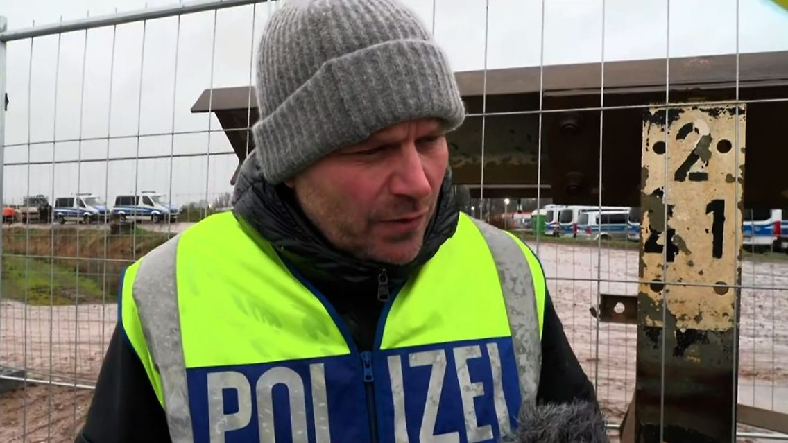 polizei-luetzerath-krankenwagen.JPG