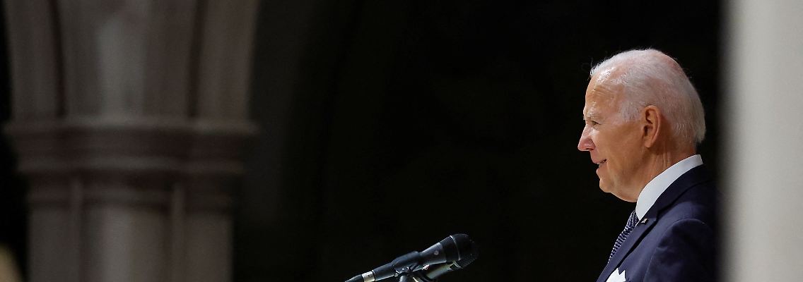 2023-01-12T170424Z_1897008766_RC24PY9D7HXO_RTRMADP_3_USA-BIDEN.JPG