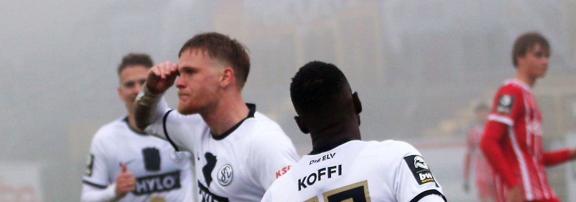 Thore Jacobsen und seine Elversberger führen die 3. Liga souverän an.