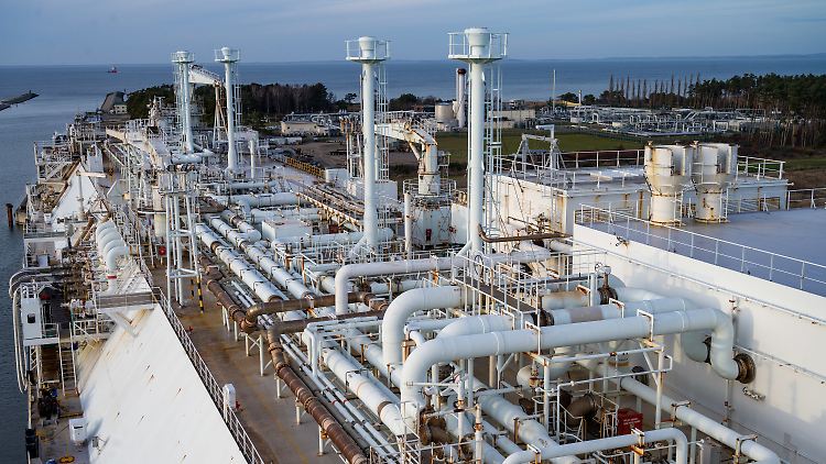 Schon im Dezember lief der erste mit Flüssigerdgas beladene Tanker das schwimmende LNG-Terminal in Lubmin an.