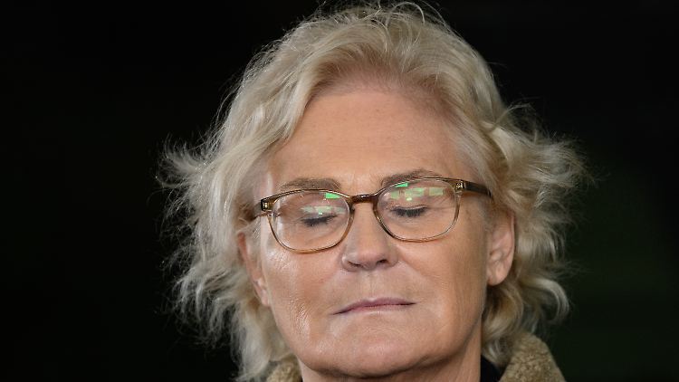 Lambrecht gibt angeblich ihren Posten als Verteidigungsministerin auf.