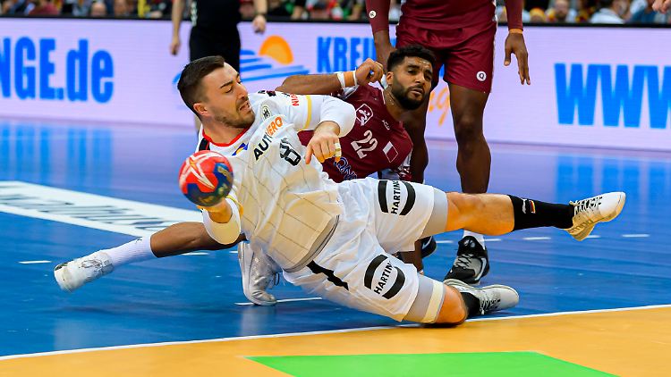 Der deutsche Handball kämpft bei der Weltmeisterschaft wieder mal nicht nur um Medaillen.