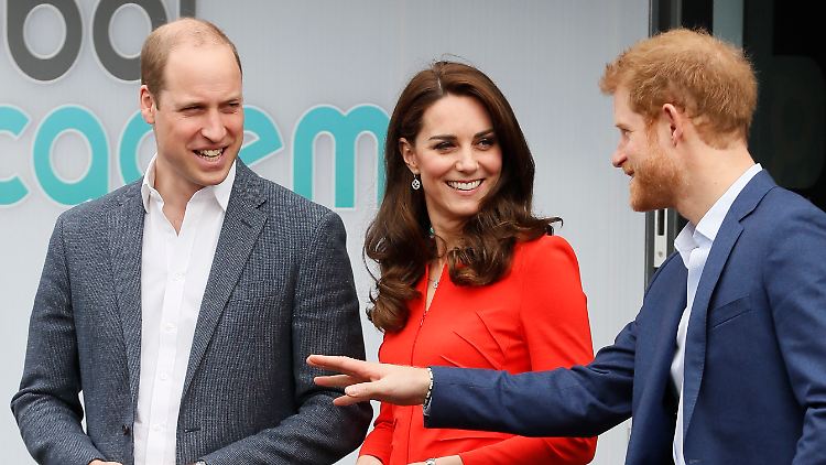 Sieht man Harry (r.) bald wieder mit seiner Schwägerin Kate und Bruder William scherzen?