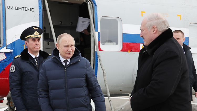 Der russische Präsident Wladimir Putin und der belarussische Machthaber Alexander Lukaschenko pflegen eine enge Beziehung. (Archivbild - von der staatlichen russischen Nachrichtenagentur Tass verbreitet)