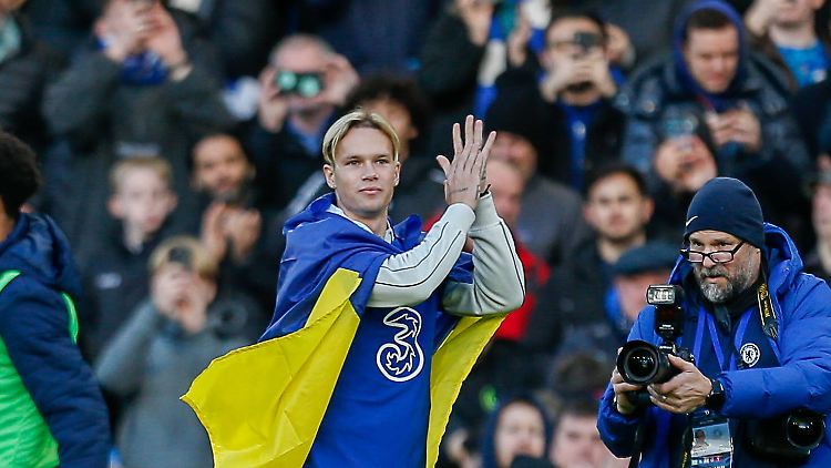 Mykhailo Mudryk wurde am Sonntag an der Stamford Bridge vorgestellt. 