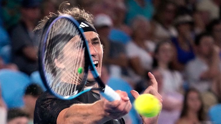 Zverev muss mehr als vier Stunden überstehen.