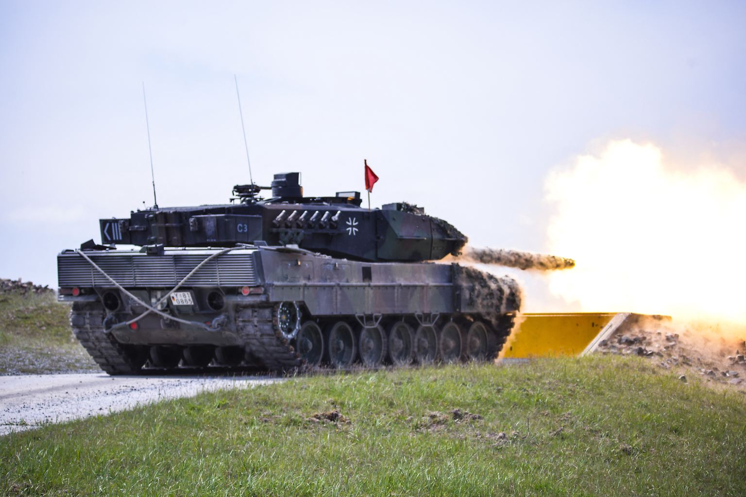 Mit dem Begriff "Panzer" werden in erster Linie Kampfpanzer verbunden. Doch es gibt viele Arten von gepanzerten Fahrzeugen, die in modernen Armeen eingesetzt werden. Ihre Panzerung soll ...