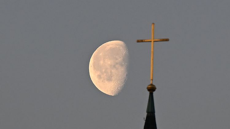Wer austritt, begeht nach Auffassung der Kirche eine "schwere Verfehlung gegenüber der kirchlichen Gemeinschaft.