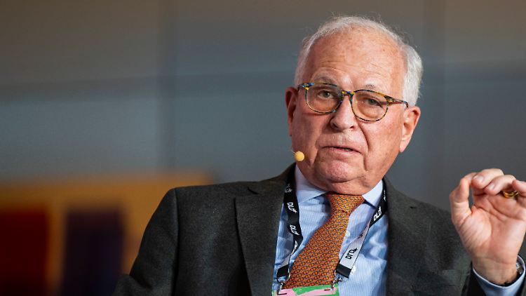 Ischinger ist ein erfahrener Diplomat, und war unter anderem deutscher Botschafter in den USA.
