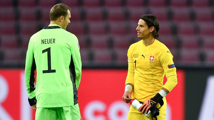 Die beiden Torhüter beim Länderspiel zwischen DFB-Elf und der Schweizer Nati im Jahr 2020.