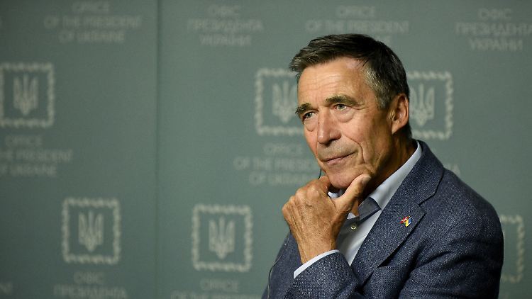 "Immer erst auf Druck tut Deutschland das Richtige": Rasmussen im September bei einem Besuch in der Ukraine. 