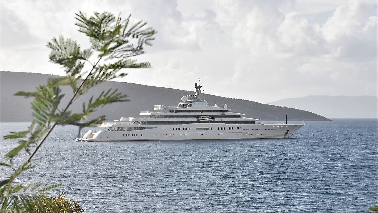 Vor der türkischen Stadt Bodrum ankert auch die Luxusjacht "Eclipse" des russischen Oligarchen Abramowitsch.