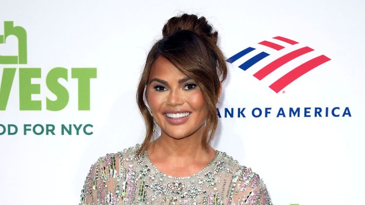 Glückliche Dreifach-Mama: Chrissy Teigen.