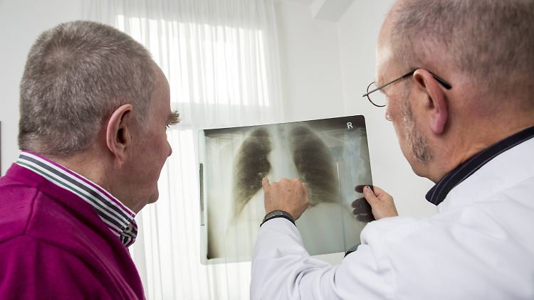 Manne Lucha, der Vorsitzende der Gesundheitsministerkonferenz, will männlichen Vorsorgemuffeln Beine machen.