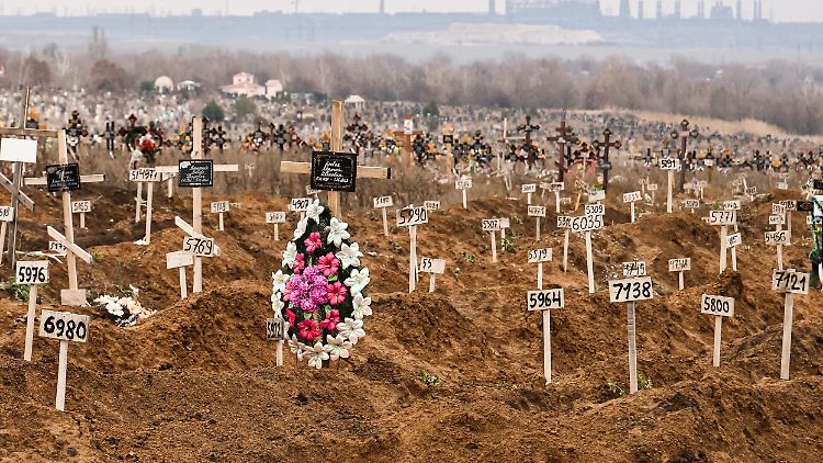 Gestorben wird viel seit dem großangelegten Überfall auf die Ukraine 2022. Und es sind in Russland vor allem Männer betroffen.