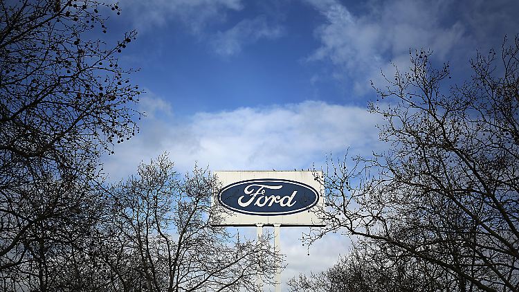 Am Montag soll die Belegschaft über die Umbaupläne bei Ford informiert werden.