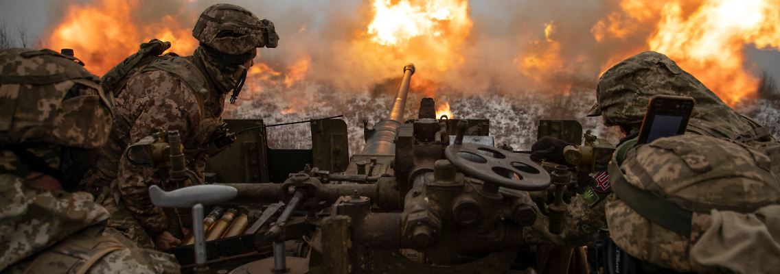 2023-01-15T163257Z_2096990593_RC2YQY948BZ0_RTRMADP_3_UKRAINE-CRISIS-BAKHMUT-FRONTLINE.JPG