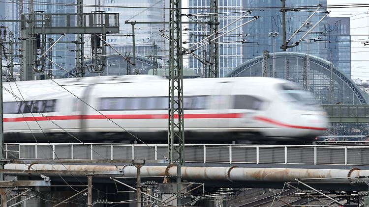 Die Deutsche Bahn muss etwas tun, denn die Konkurrenz schläft nicht.