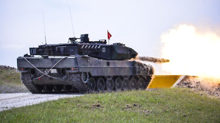 Vor der Lieferung müsse Berlin den Bestand an deutschen Kampfpanzern erst prüfen, verkündete der deutsche Verteidigungsminister Pistorius zuvor.