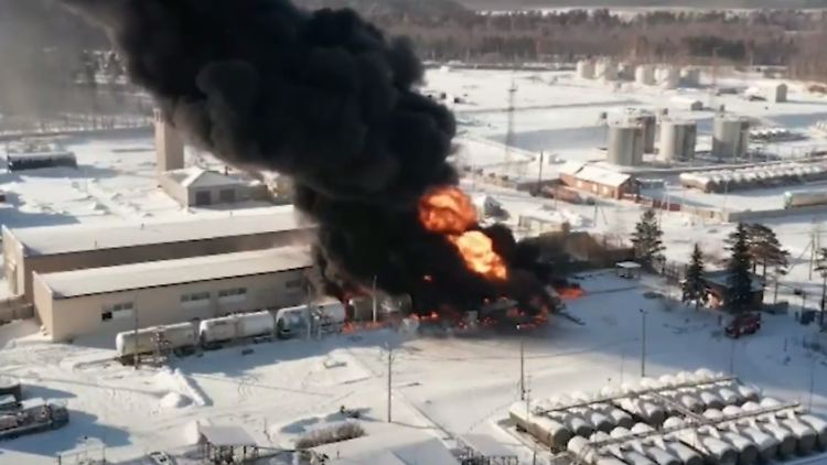 Laut Ukraine war der beim Brand vernichtete Kraftstoff für das russische Militär gedacht gewesen.