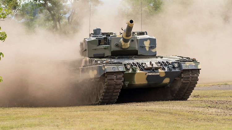 "Jeder Tag der Verzögerung bedeutet den Tod für Ukrainer", sagt Mychailo Podoljak zur Frage, ob der Westen "Leopard 2"-Panzer liefert.
