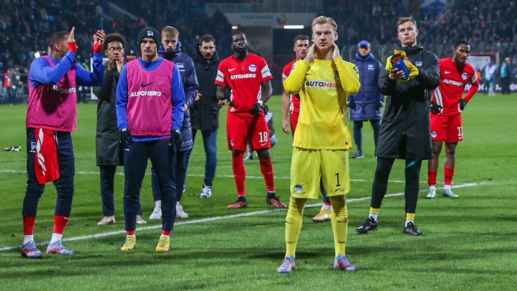 Frustrierte Spieler müssen sich bei frustrierten Fans für ihre Anreise bedanken.