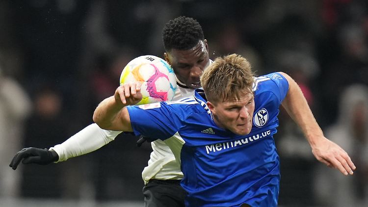 Marius Bülter und seine Schalker kämpfen leidenschaftlich um den Klassenerhalt.