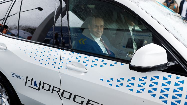Deutschland muss klimaneutralen Verkehr auf der Straße ermöglichen, sagt Verkehrsminister Wissing. 