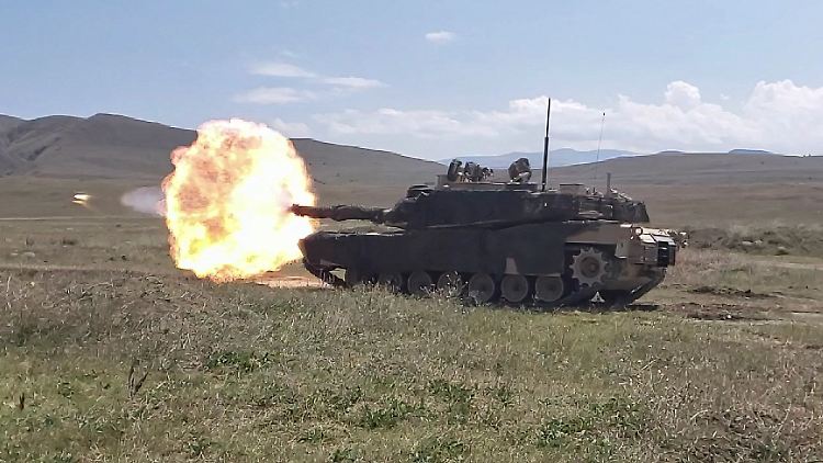 Ein Panzer des Typs M1A2 Abrams der US-Armee bei einer Übung in Georgien.