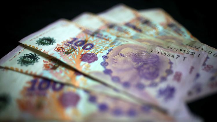 Für das Projekt gibt es hohe Hürden: Der argentinische Peso leidet unter einer Inflation von fast 100 Prozent.