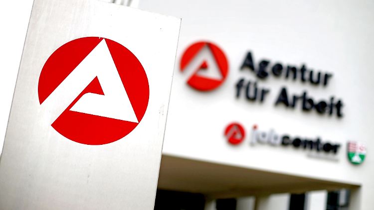 Wer von der Agentur für Arbeit Leistungen bezieht und aufgefordert wird, an einem Bewerbungstraining teilzunehmen, muss das in der Regel auch tun.