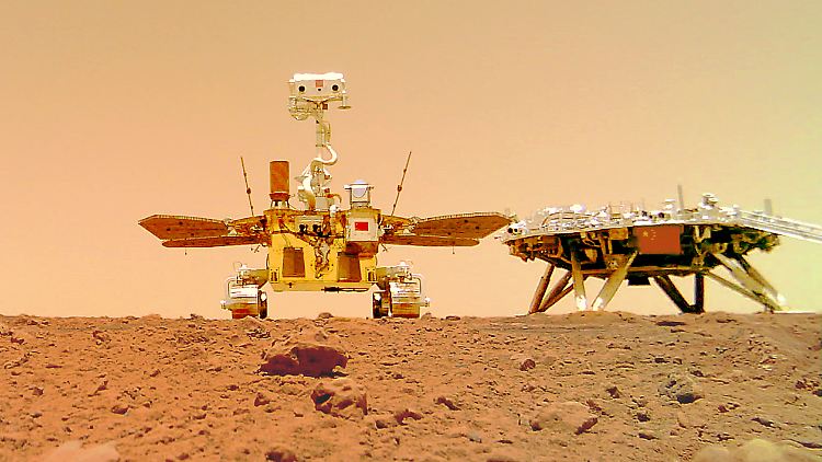 Chinas Raumfahrtbehörde veröffentlichte 2021 dieses Foto von Zhurong auf dem Mars.